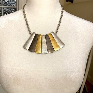 Fabulous Vintage Shiny pebbled metal necklace. Gold silver peuter tones chunky